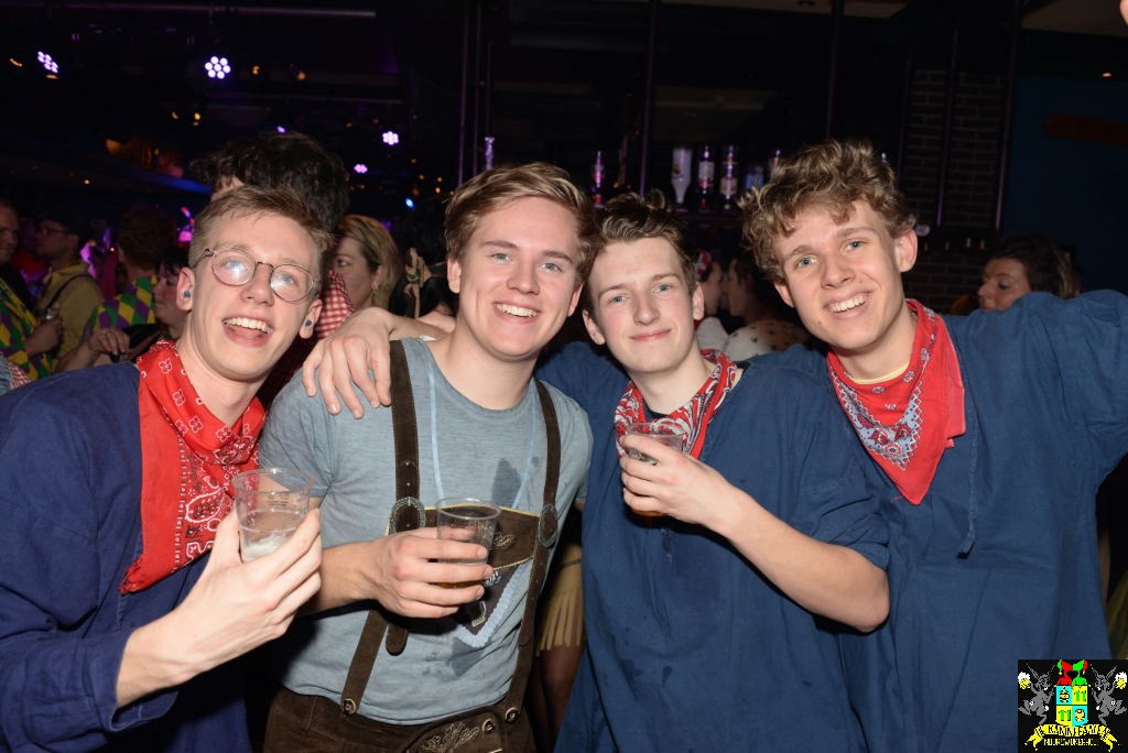 ../Images/Carnavals maandagavond in VdG 326.jpg